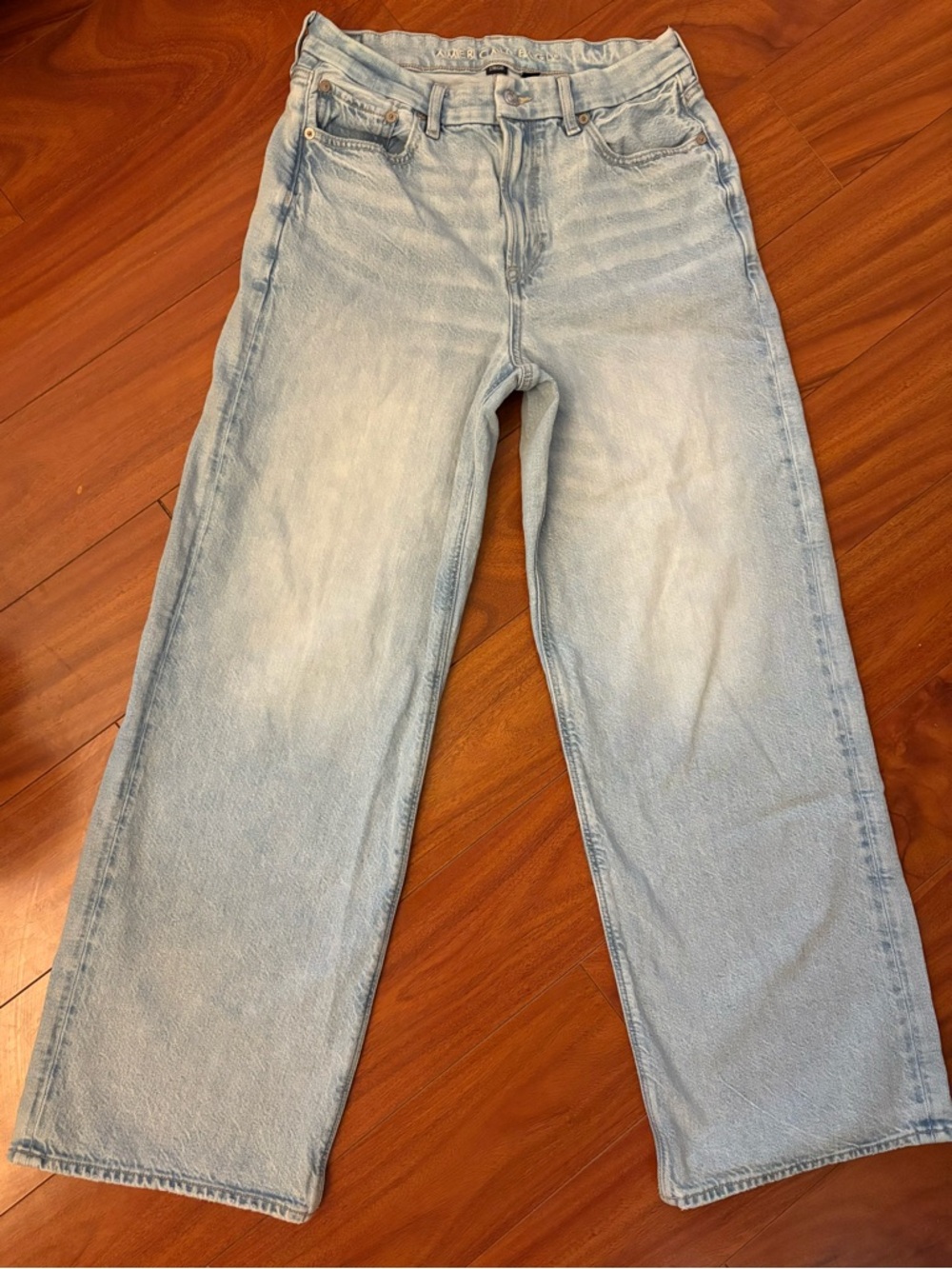 American Eagle Curvy Super High Rise Straight Light Wash Jean - Picture 4 of 9